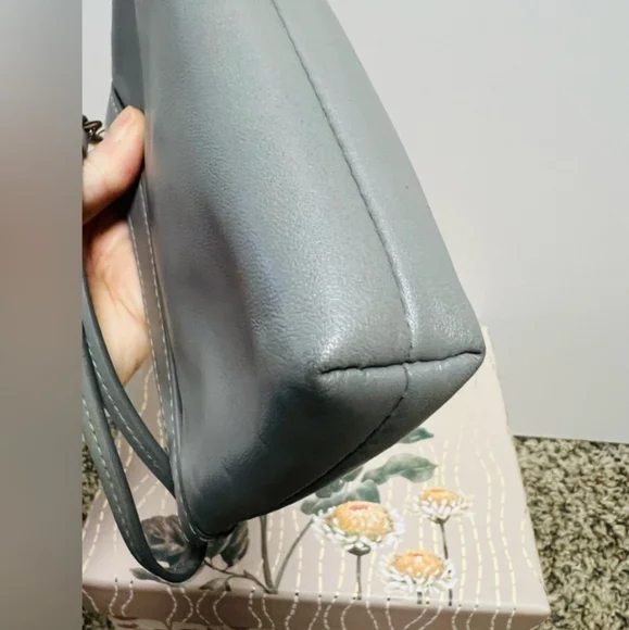 Coach Gray Leather Wristlet EUC - Picture 5 of 5